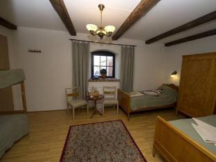 Lanthotell Lögnäs Gård