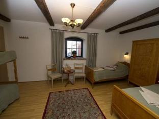 Lanthotell Lögnäs Gård